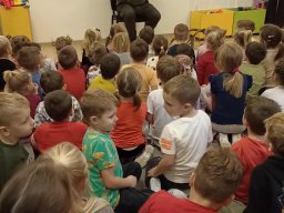 2025-10-22 SPOTKANIE Z LEŚNICZYM I PODSUMOWANIE ZBIÓRKI KASZTANÓW